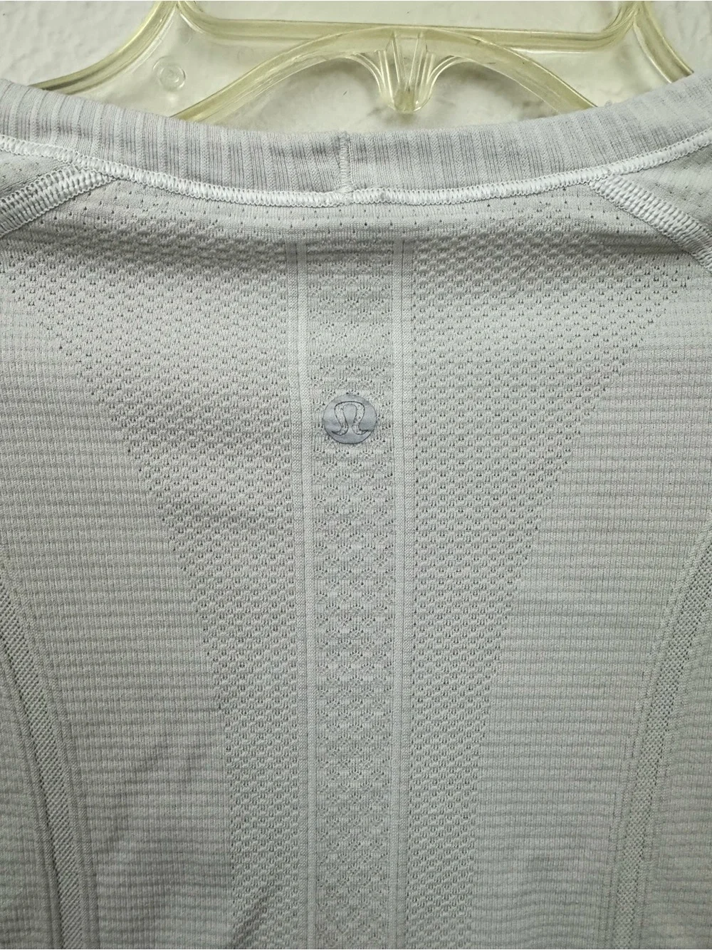 lululemon Run Swiftly Tech Long Sleeve Mesh Top Size 4 White Thumbholes